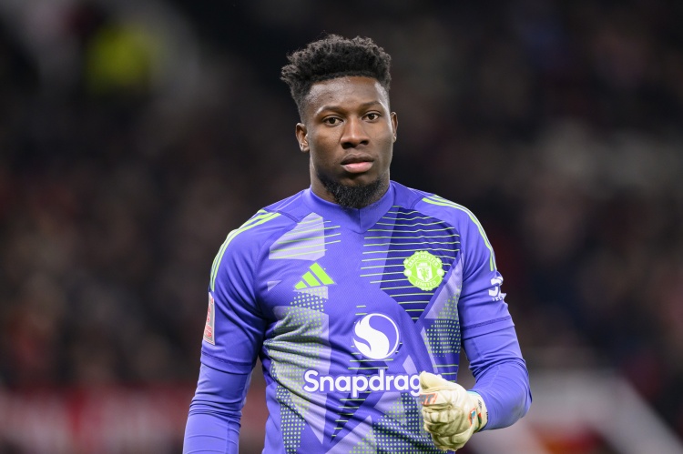 九游体育官网-奥纳纳正评估曼联未来去向，俱乐部静待其最终选择