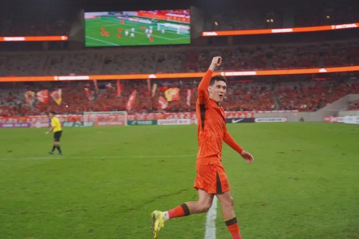 九游体育-王钰栋破门！U22国足2比1拿下首胜，但这分数不解渴啊