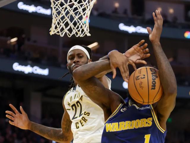 九游体育-【现场】勇士憾负不灭球迷声势 大通中心温暖依旧