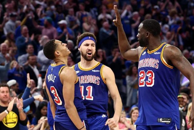 九游体育-勇士再次展现小球阵容威力，末节瞄准戈贝尔猛打